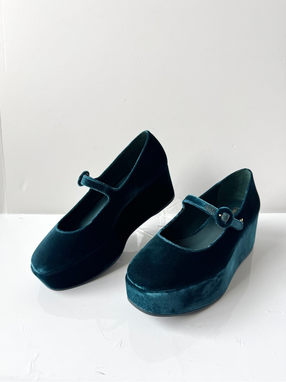 Larroudé  Blair Velvet Mary Jane Flatform Pumps in Deepsea Size 6